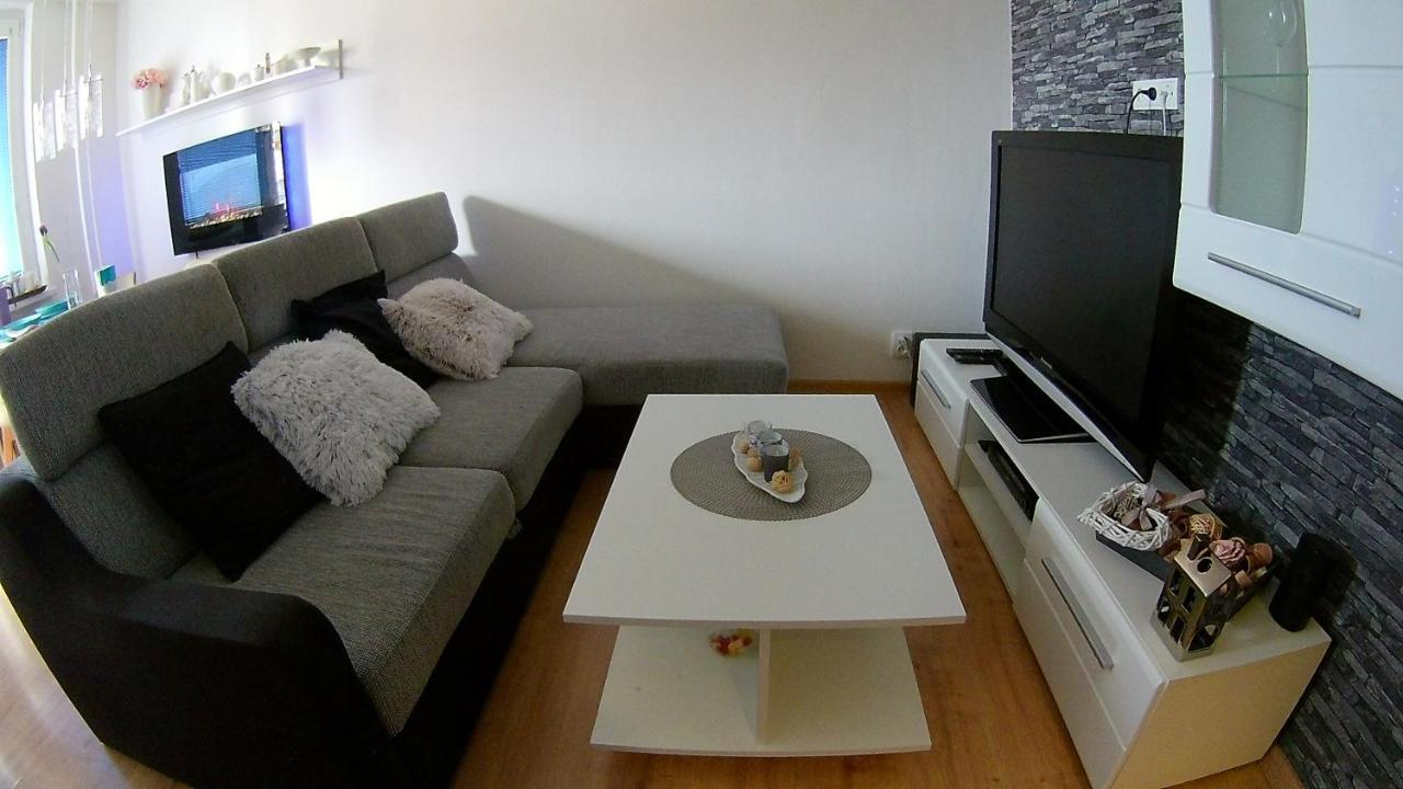 شقة Apartman Barborka زنويمو المظهر الخارجي الصورة
