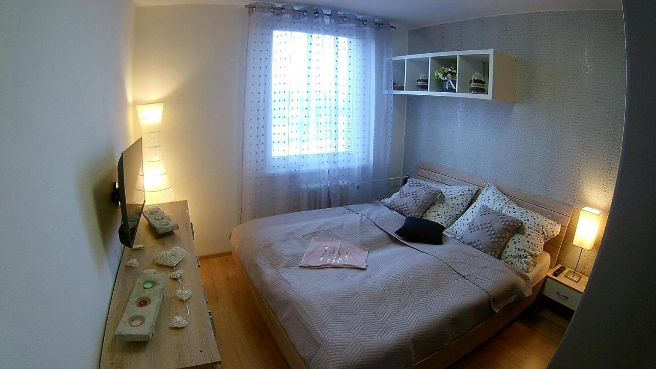 شقة Apartman Barborka زنويمو المظهر الخارجي الصورة