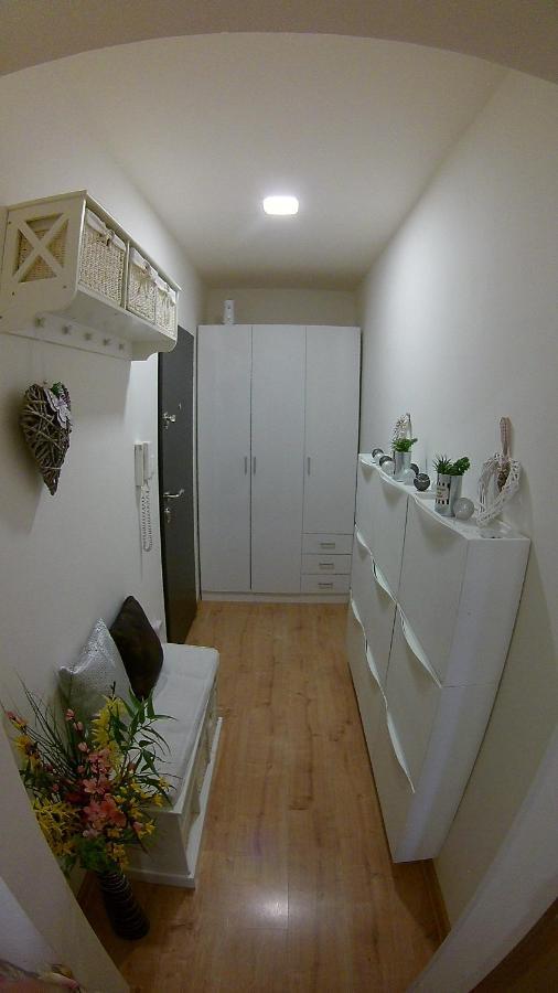 شقة Apartman Barborka زنويمو المظهر الخارجي الصورة